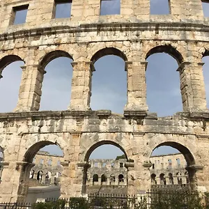 Luxury Old Town Apartment Pula